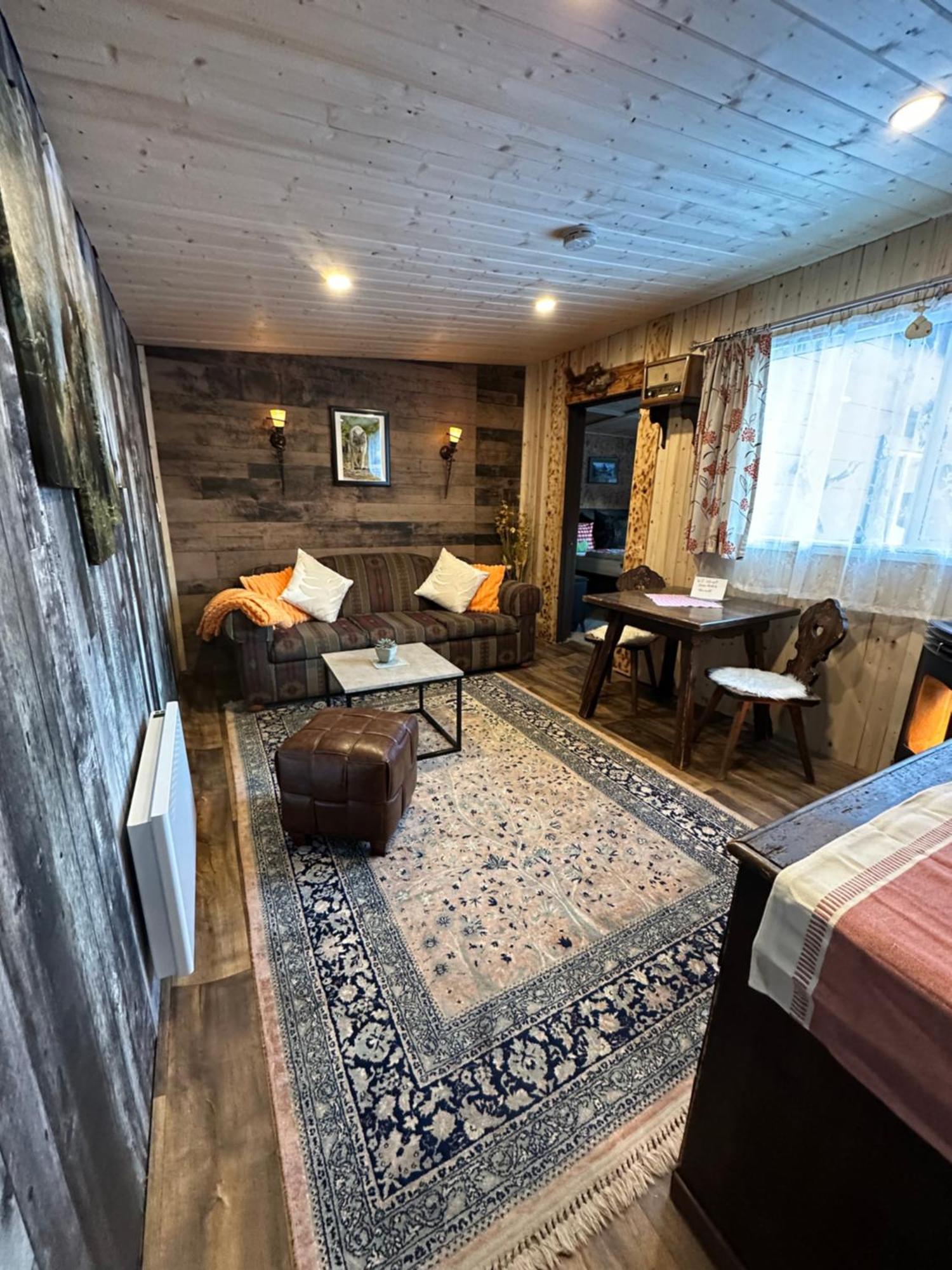 Guesthouse Austria Stewart ภายนอก รูปภาพ
